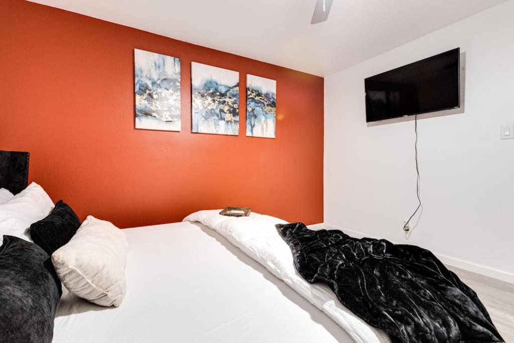 New Montrose Gem! To Museum District & Downtown * Houston